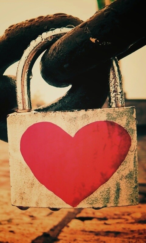 Замочек для влюбленных обои