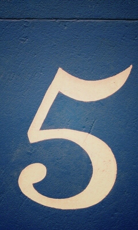 Твердая пятерка обои