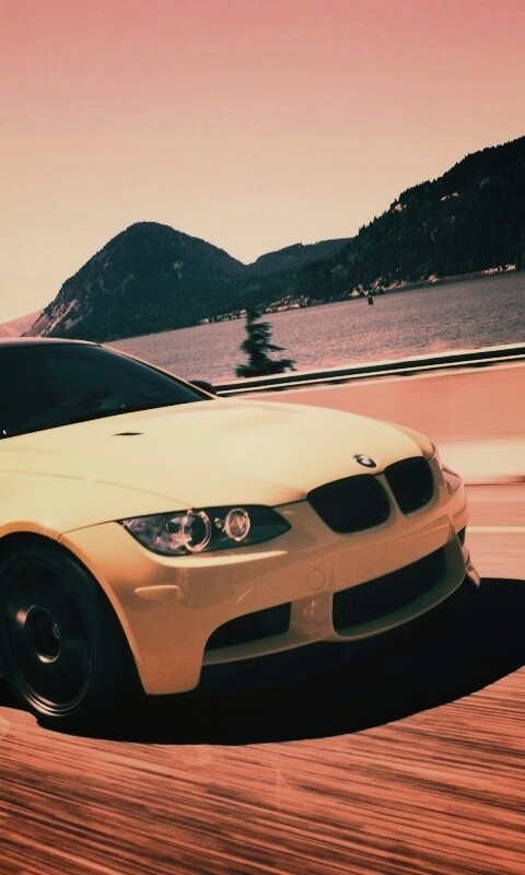 Желтый BMW обои