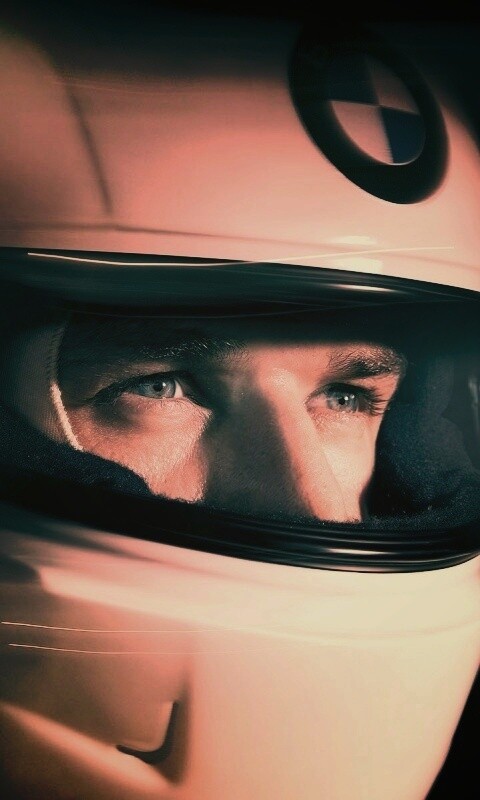 Гонщик BMW обои