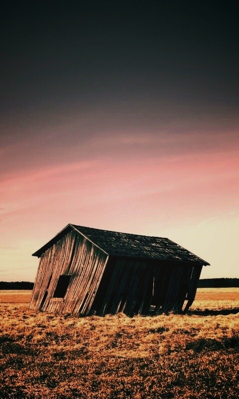 Покосившийся сарай обои