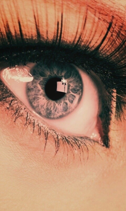 Глаза цвета стали обои