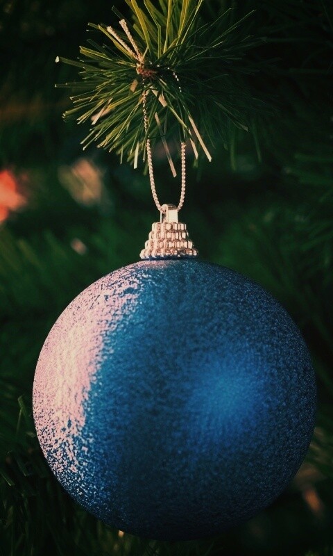 Шары на ёлке обои