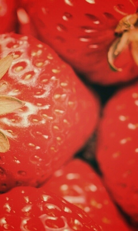 Сочная клубничка обои