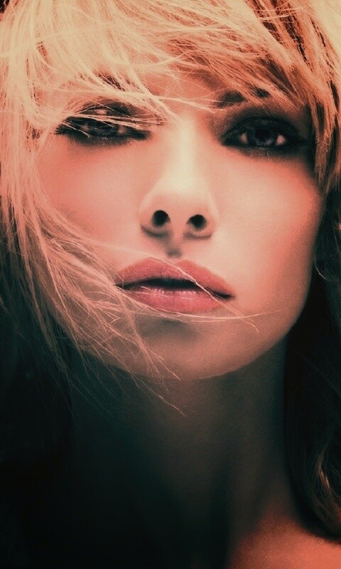 Девушка с красными губами обои