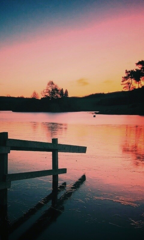 Красивый закат на озере обои