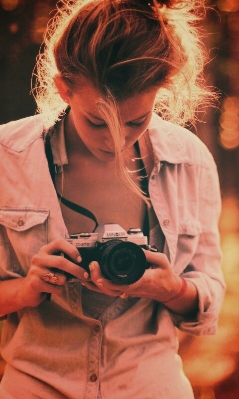 Девушка-фотограф обои