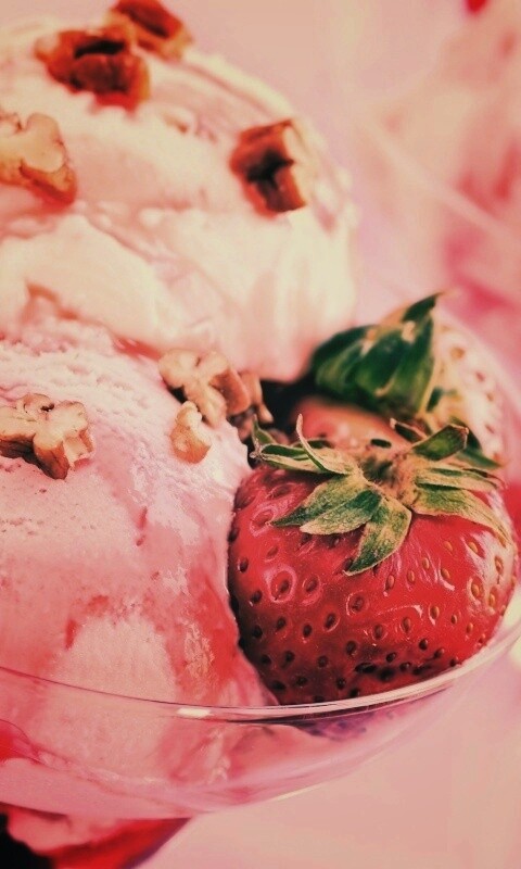 Клубничное мороженное обои
