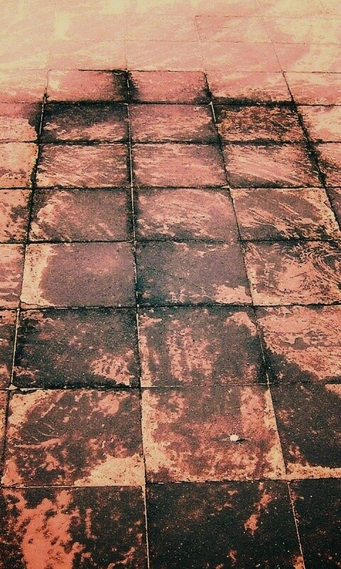 Дорога из серой плитки обои