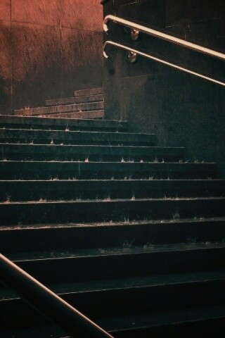 Спуск в подземный переход обои