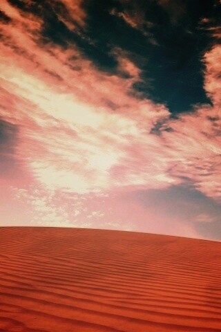 Облака над пустыней обои