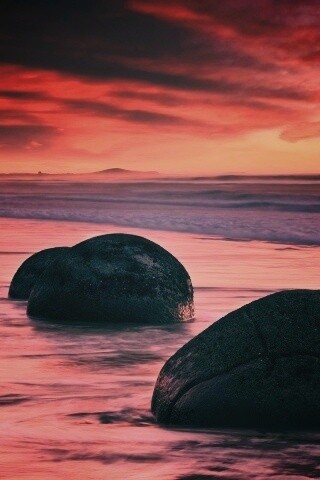 Камни в морском прибое обои