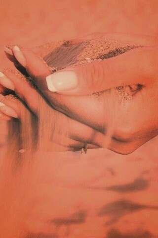 Песок сквозь пальцы обои