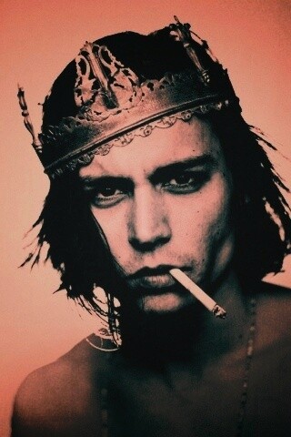 Джонни Депп в короне обои