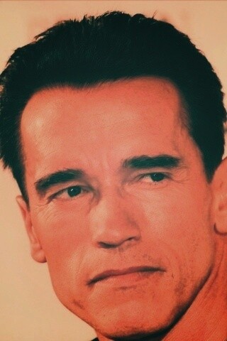 Арнольд Шварцнеггер с сигарой обои