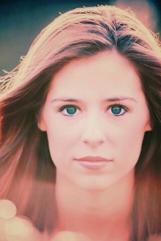 Девушка с голубыми глазами обои