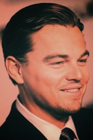Леонардо Дикаприо в костюме обои