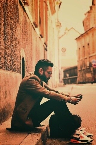 Хипстер с телефоном обои