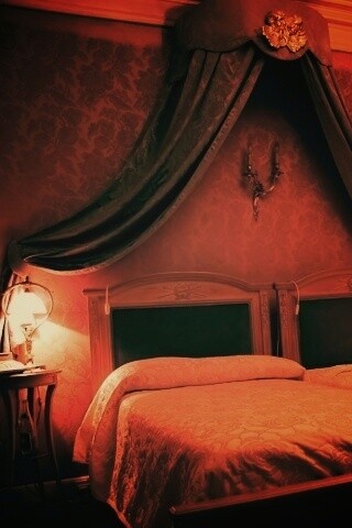 Спальня обои