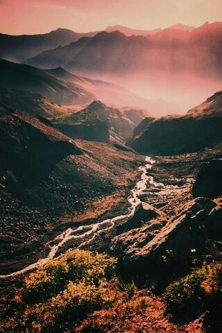 Горы и ручей обои