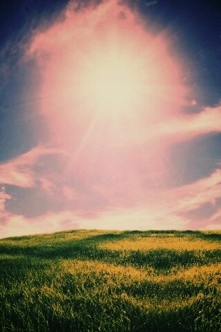 Солнце над холмом обои