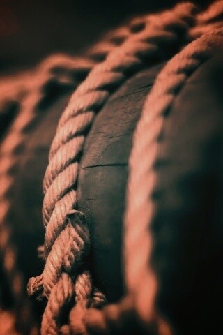 Веревка намотана на мачту обои