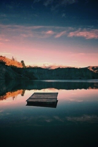 Уединенное озеро обои