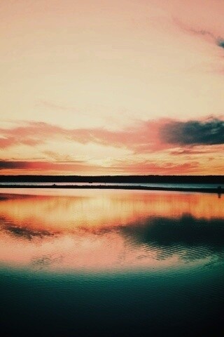 Закат над озером обои