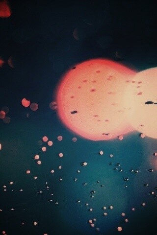 Огни, стекло и капли обои