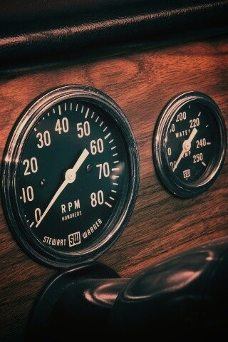 Приборная панель автомобиля Dodge обои