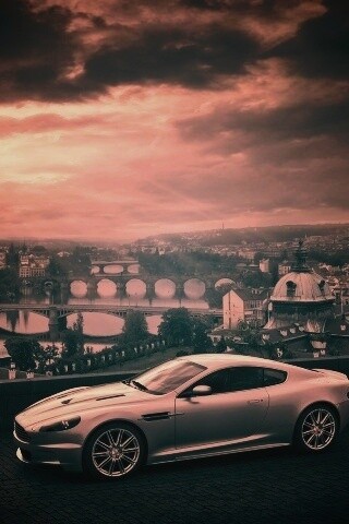 Aston Martin в городе обои