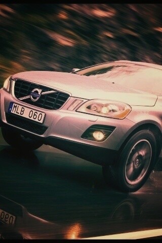 Кроссовер Вольво обои