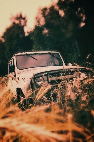 УАЗик в траве обои