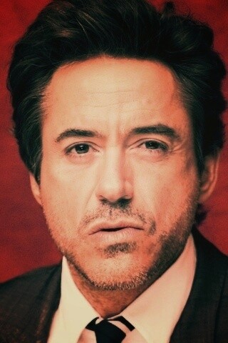 Роберт Дауни младший что-то подозревает обои