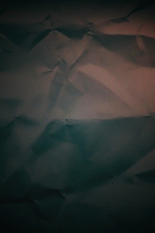 Темная мятая бумага обои