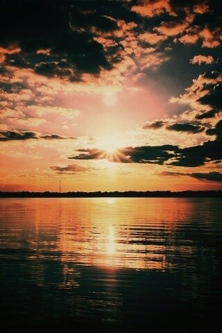 Закат над озером обои