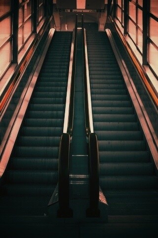 Эскалаторы снизу обои