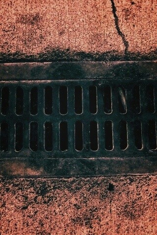 Канализационная решетка обои