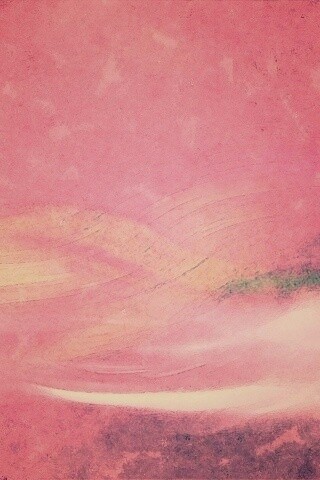 Радужные волны на нежно-фиолетовом фоне обои