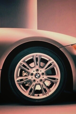Переднее колесо автомобиля БМВ обои