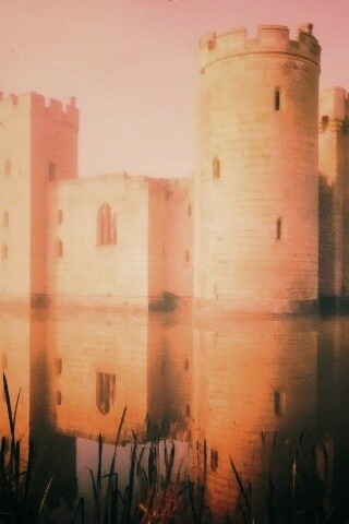 Замок на озере обои