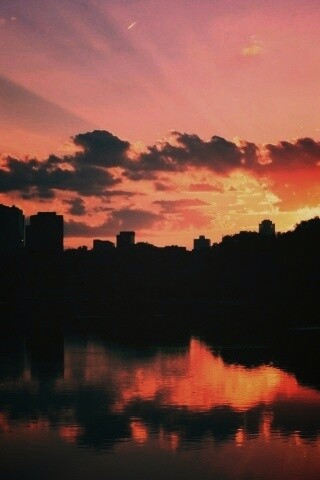 Закат над городом обои