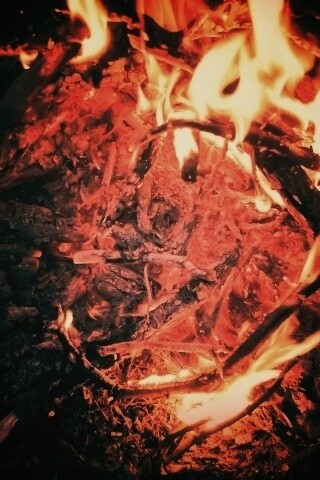 Костёр крупным планом обои