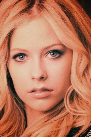 Блондинка Аврил Лавин обои