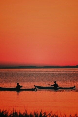 Рыбаки на лодках обои