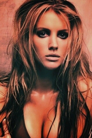 Брюнетка обои