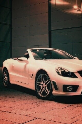 Белый мерседес с открытым верхом обои