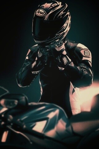 Мотоциклист в черном обои
