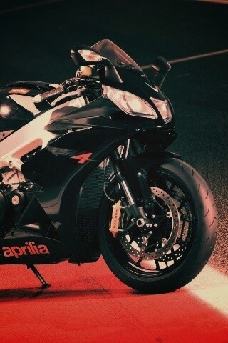 Aprilia на треке обои