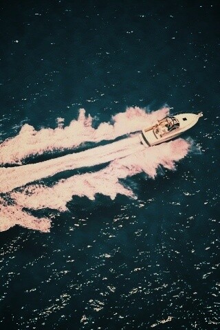 Вид на катер обои